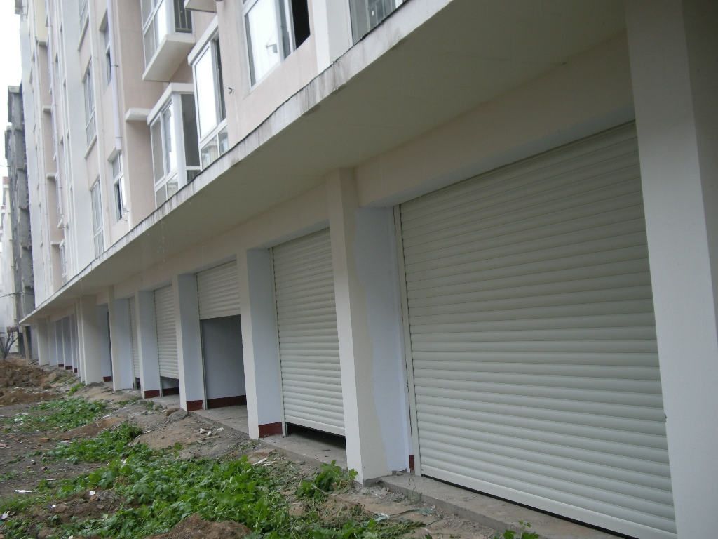 鋁合金型材車(chē)庫(kù)門(mén)