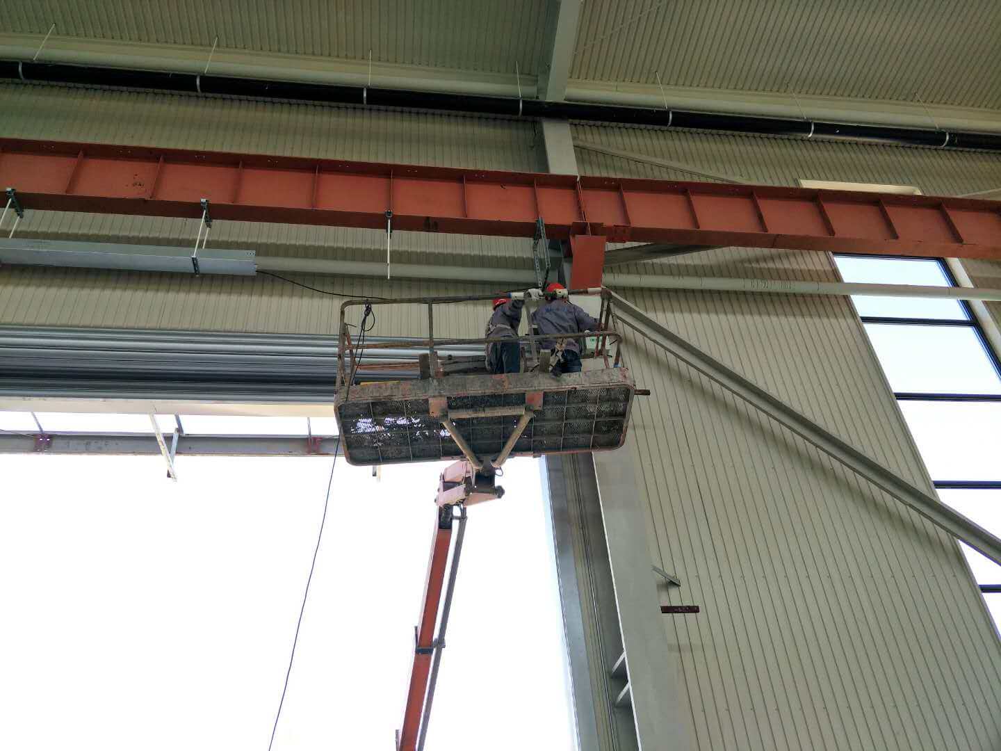 抗風(fēng)卷簾門(mén)